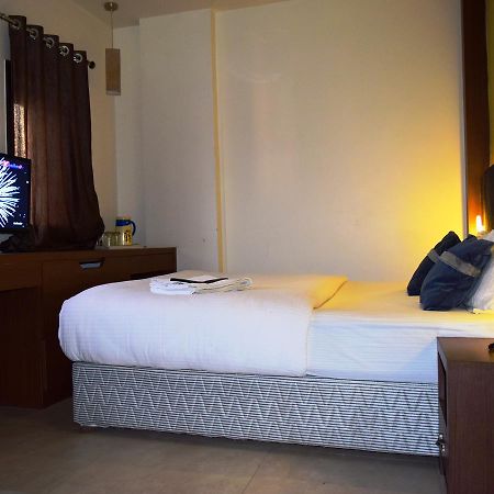 Hotel Chandragupta Ujjain Bagian luar foto