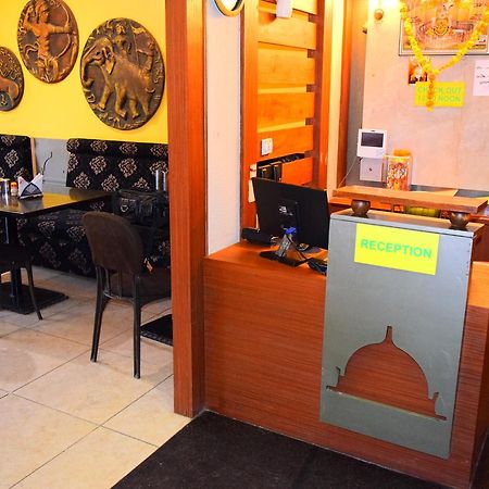 Hotel Chandragupta Ujjain Bagian luar foto
