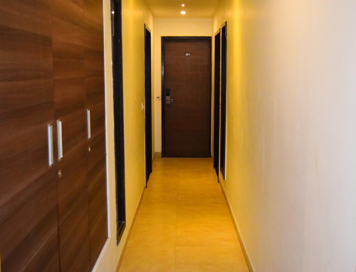 Hotel Chandragupta Ujjain Bagian luar foto