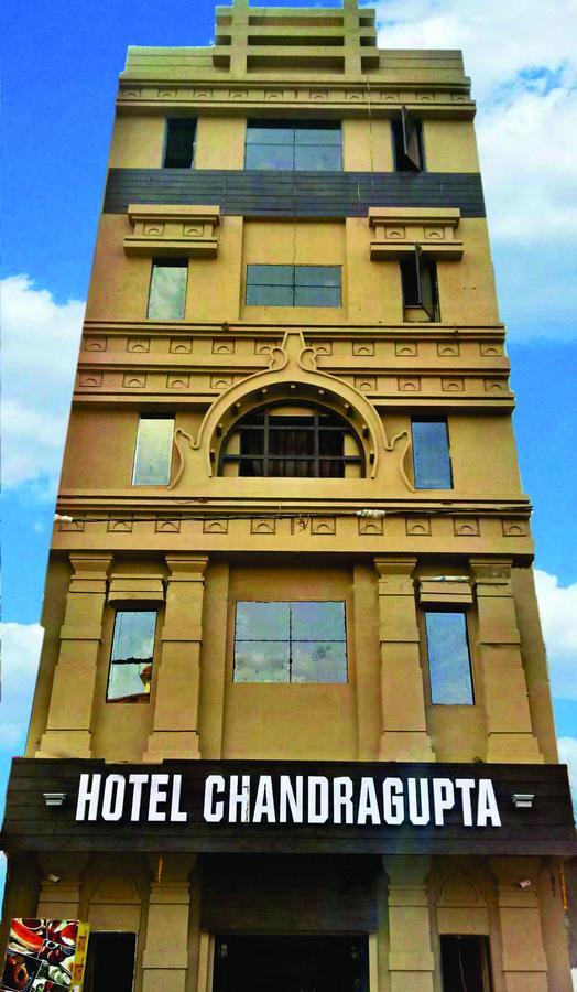 Hotel Chandragupta Ujjain Bagian luar foto